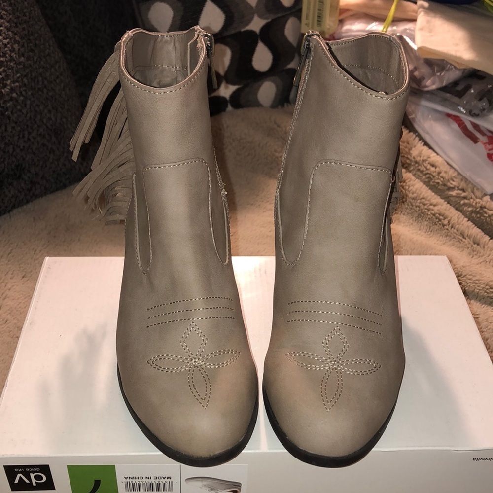 NWOT Sam & Libby Heeled Booties, size 6.5
